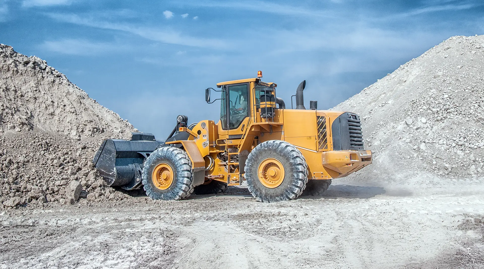Heavy equipment rental pada ilustrasi website lama